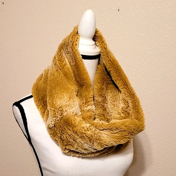 Tan Scarf Wide - Picture 1 of 8